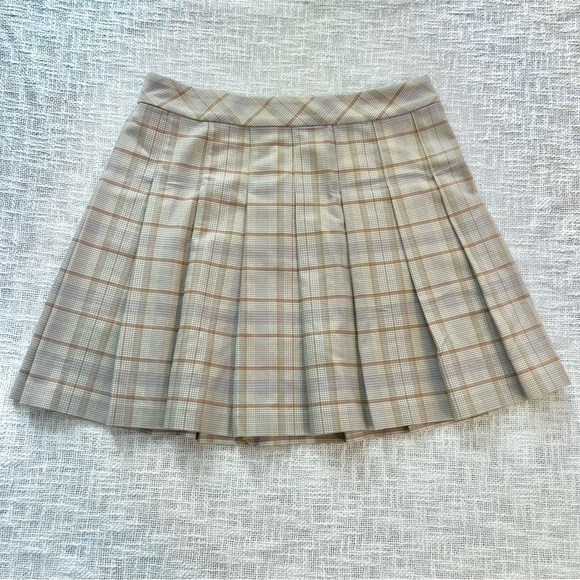 Aritzia Dresses & Skirts - Aritzia Sunday Best Pleated Skirt